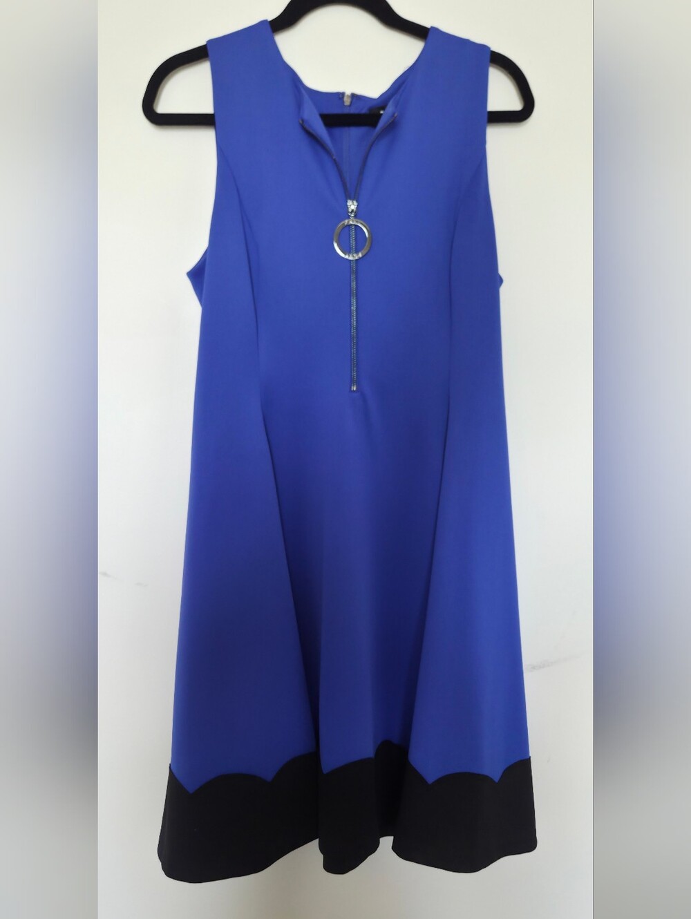 Dkny Vibrant Blue Sleeveless Midi Dress with Black Scalloped Hem